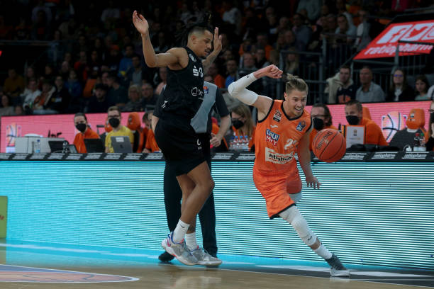 将目光投向 将目光投向