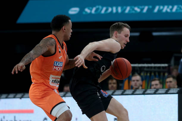 悉球队战术 悉球队战术