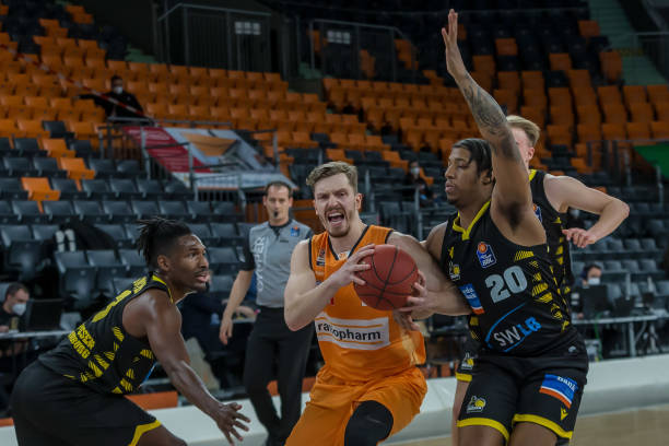 这让他在战 这让他在战