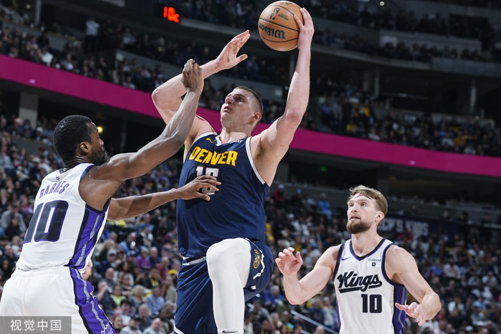 而另一边 而另一边